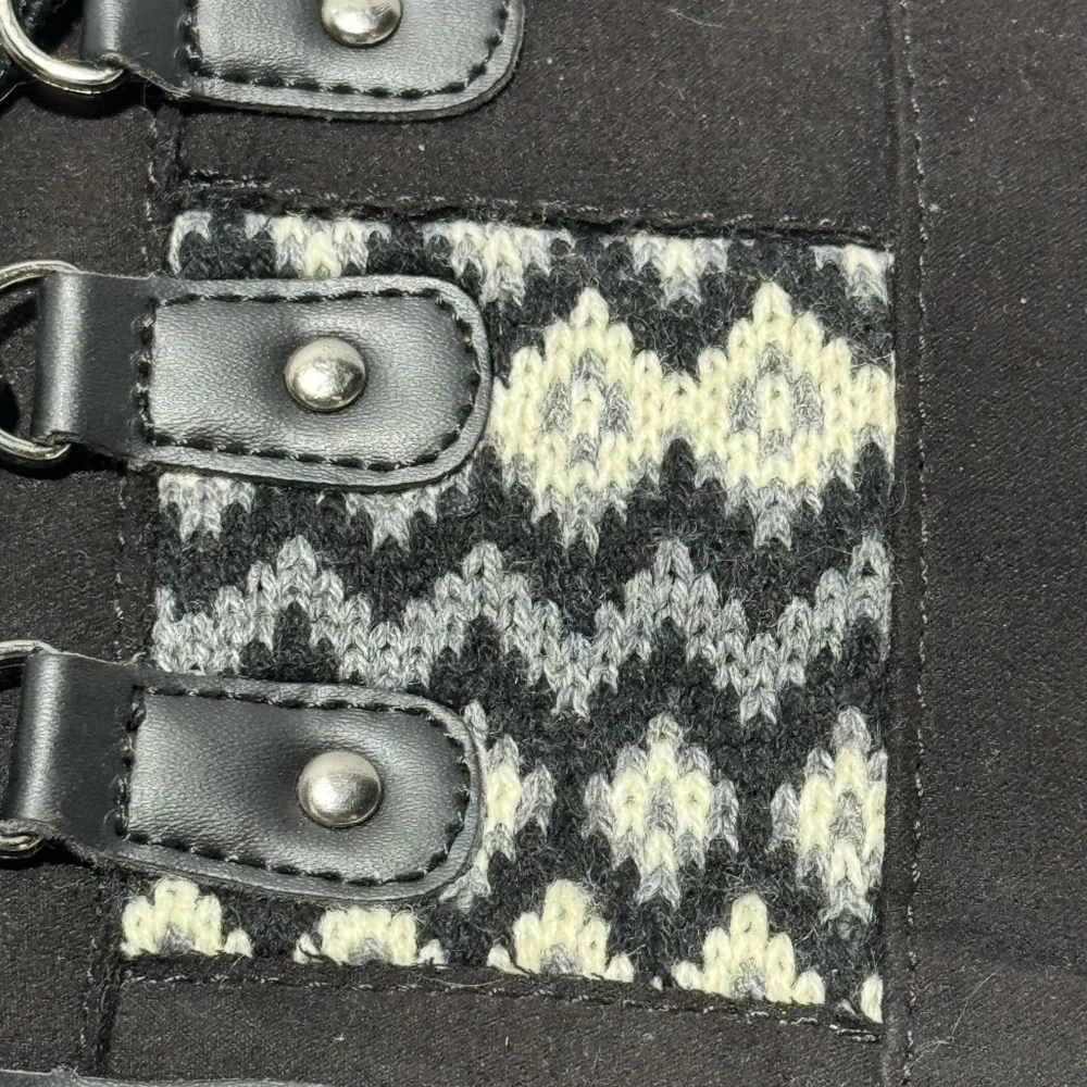 Khombu Girl's Size 1 Daria Black White Knit Embroidered Winter Snow Boots
